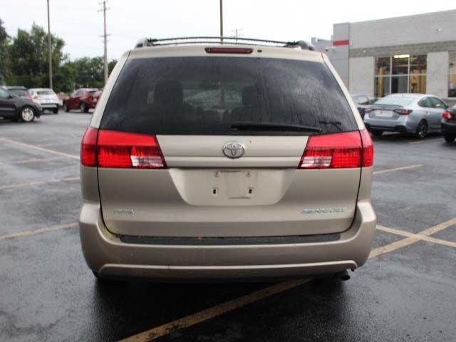 Used 2004 Toyota Sienna XLE w/ XLE Pkg 16 FWD image 6