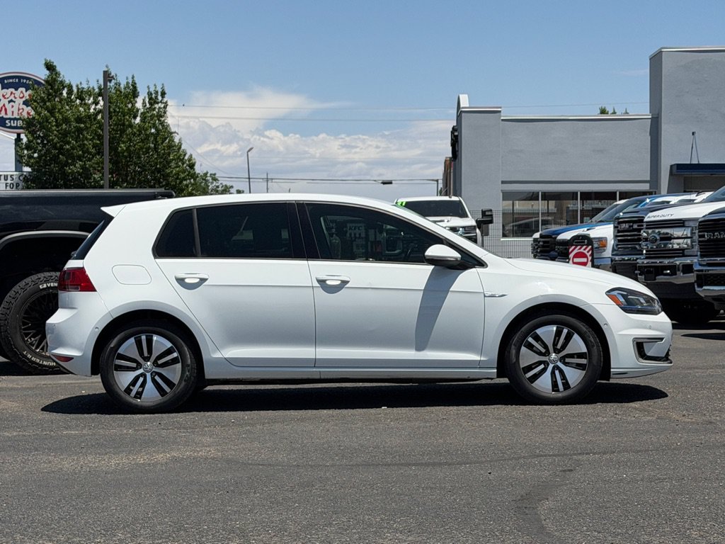Used 2016 Volkswagen e-Golf SEL Premium w/ Driver Assistance Package FWD image 35
