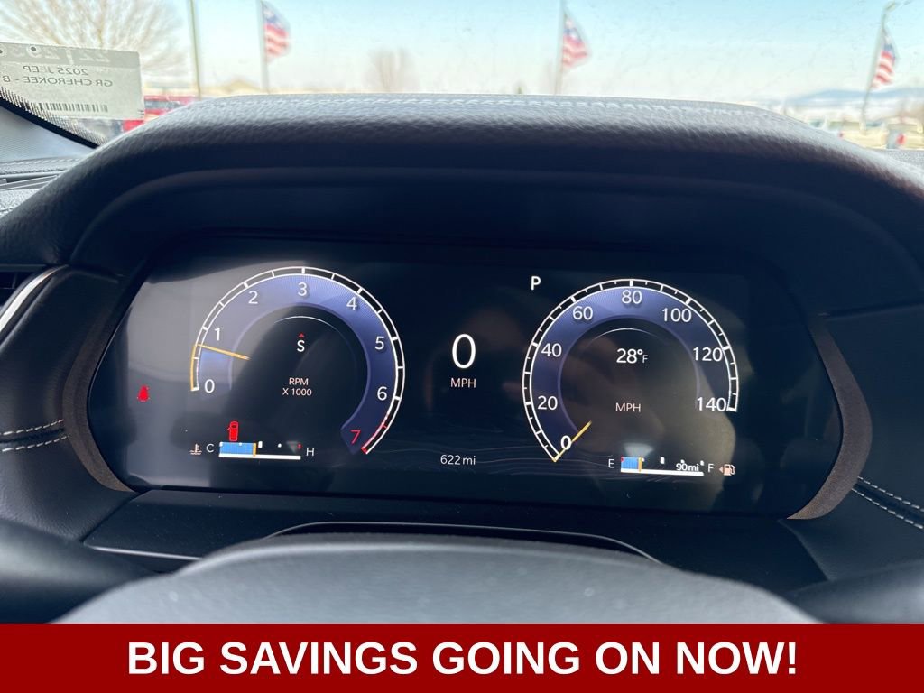 New 2025 Jeep Grand Cherokee Limited w/ Black Appearance Package image 31