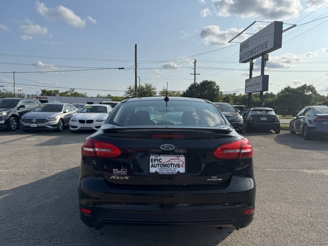 Used 2015 Ford Focus SE w/ SE Sport Package FWD image 7