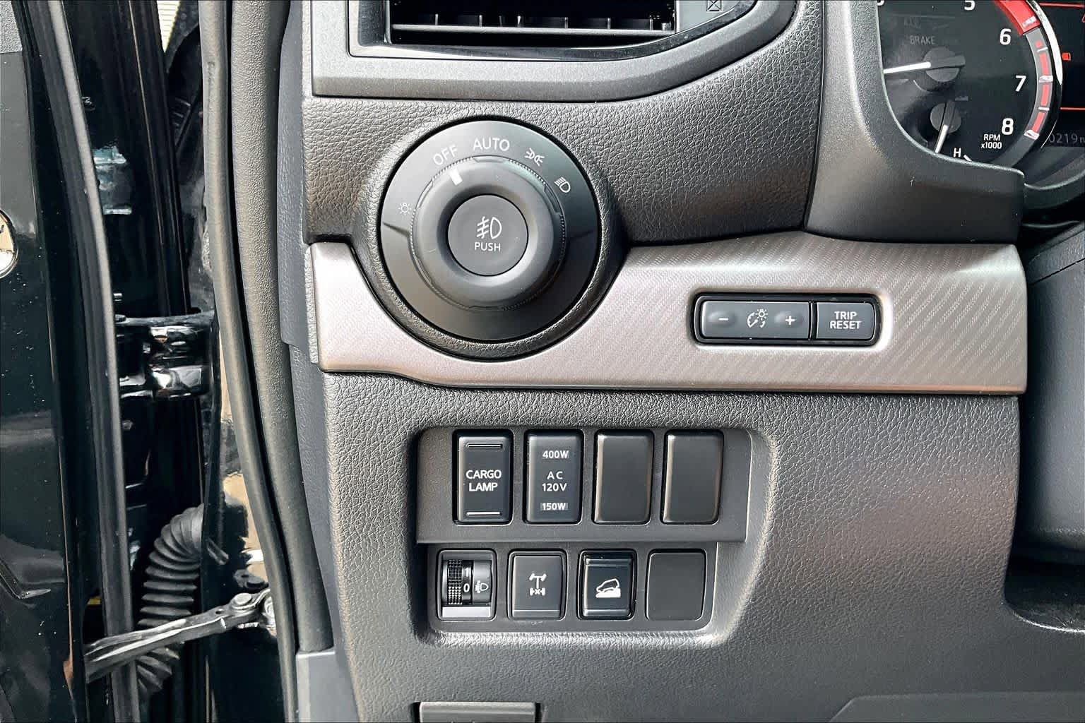 Used 2021 Nissan Titan PRO-4X w/ Pro-4x Convenience Package AWD/4WD image 34