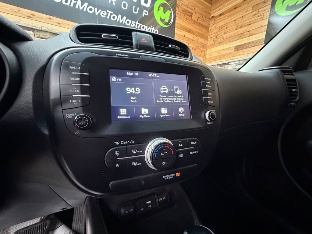 Used 2018 Kia Soul + image 17
