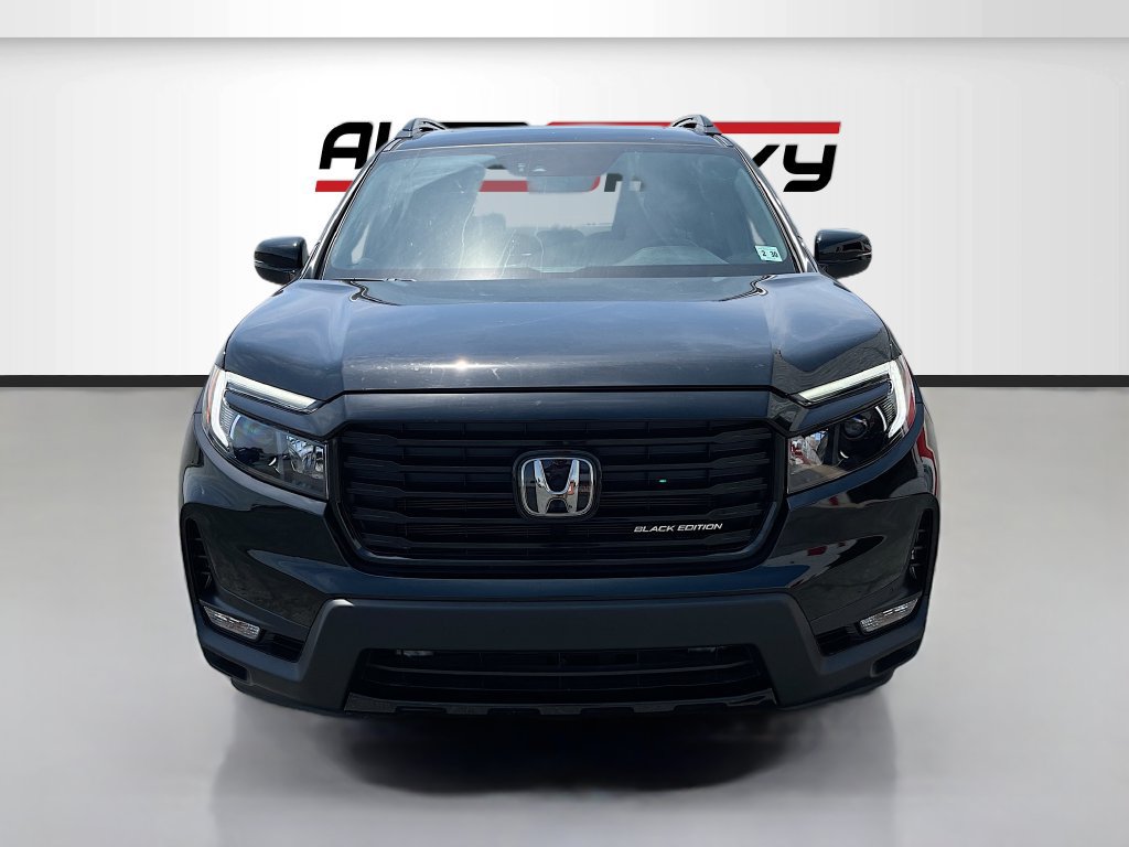 Used 2025 Honda Passport Black Edition image 2