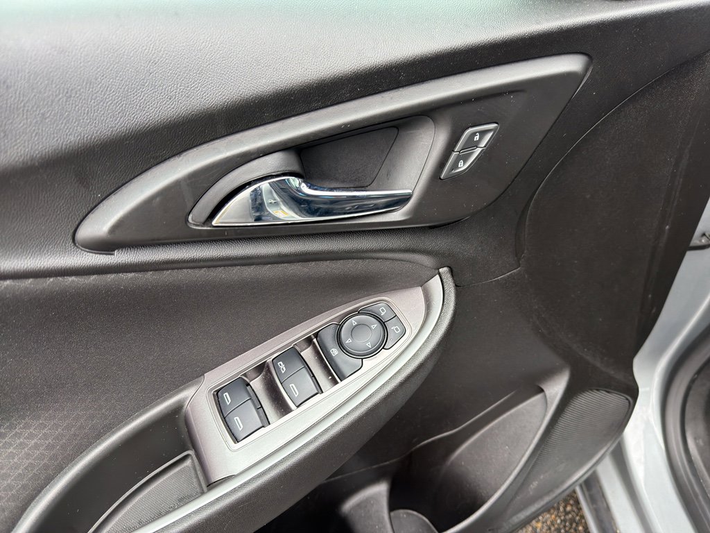 Used 2024 Chevrolet Malibu LT image 15