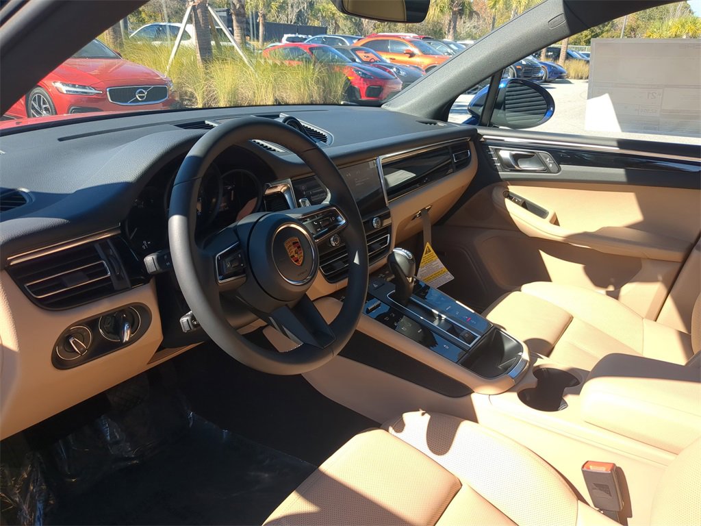 New 2026 Porsche Macan Base image 31