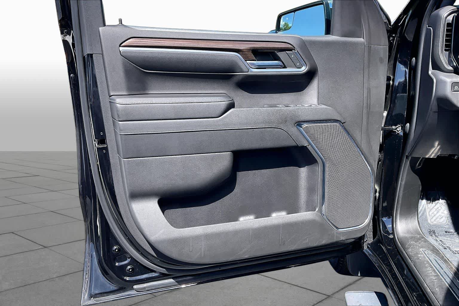 Used 2023 Chevrolet Silverado 1500 LT AWD/4WD image 22