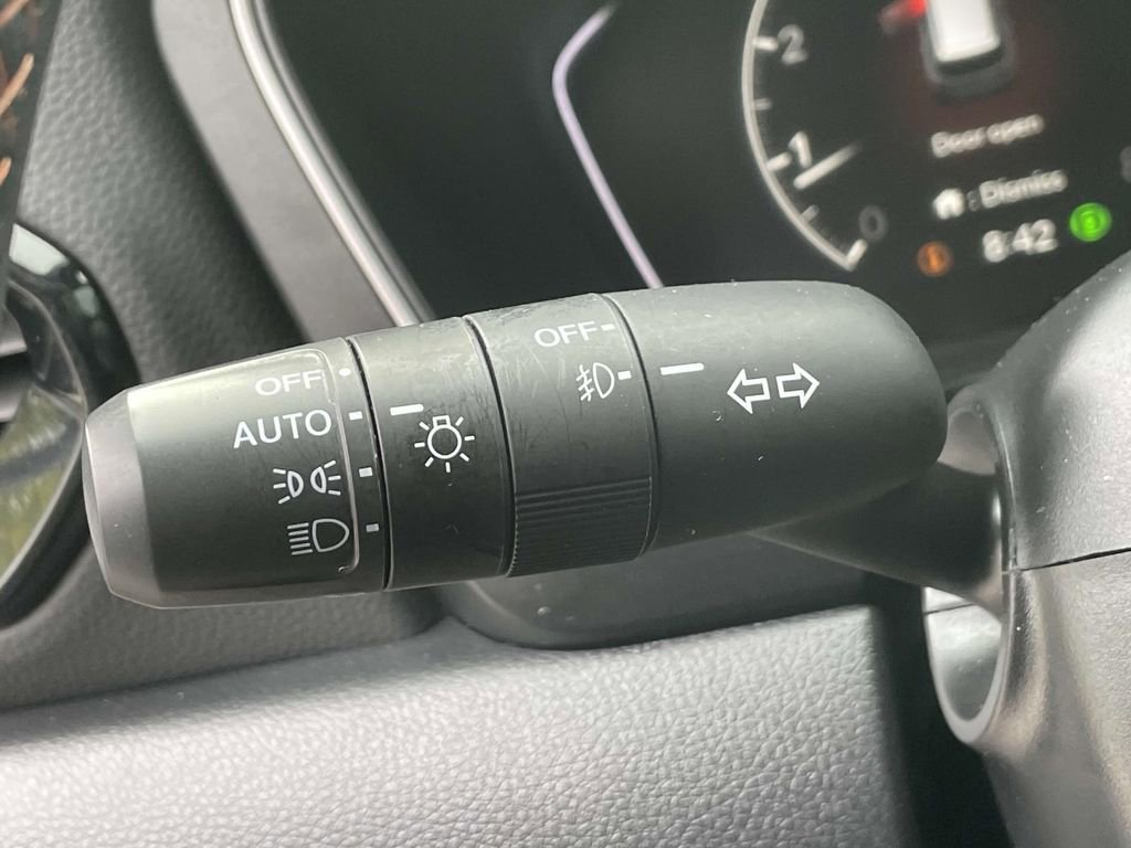 Used 2025 Honda Pilot Sport image 22