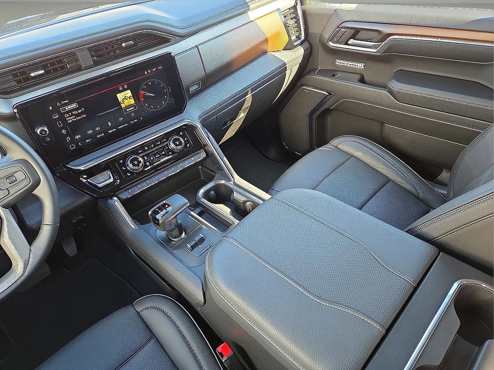 Used 2024 GMC Sierra 1500 Denali image 9