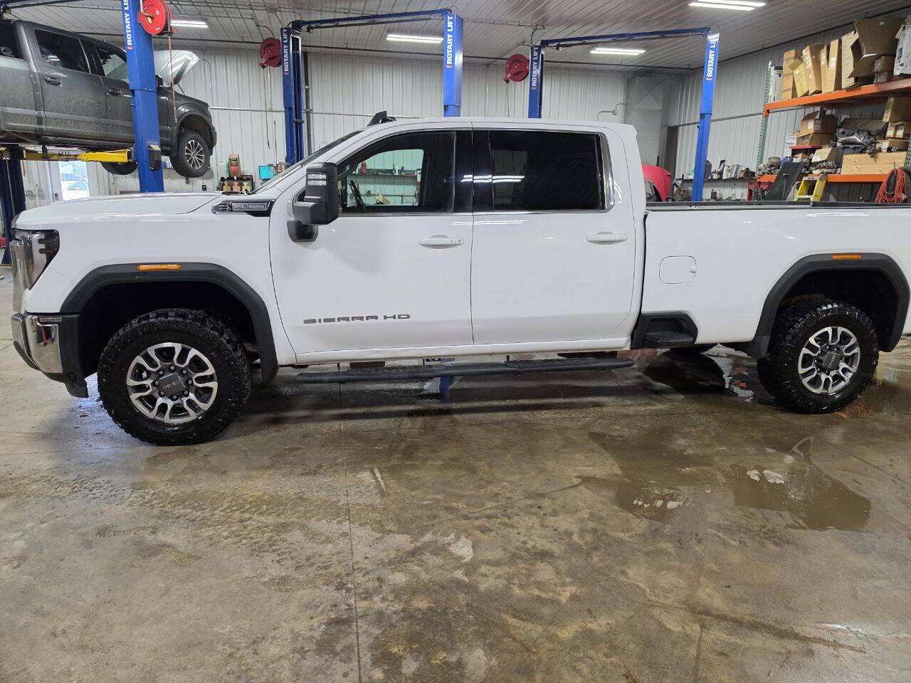 Used 2024 GMC Sierra 3500 SLE w/ SLE Convenience Package AWD/4WD image 4