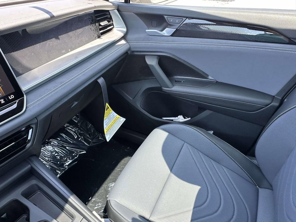New 2026 Volkswagen Tiguan SE R-Line AWD/4WD image 27