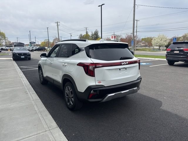 Used 2024 Kia Seltos S AWD/4WD image 6