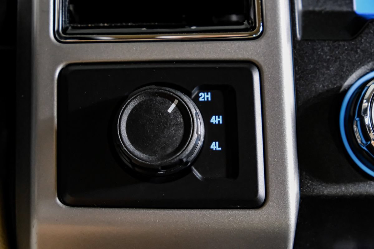 Used 2021 Ford F450 Lariat w/ Lariat Value Package AWD/4WD image 24