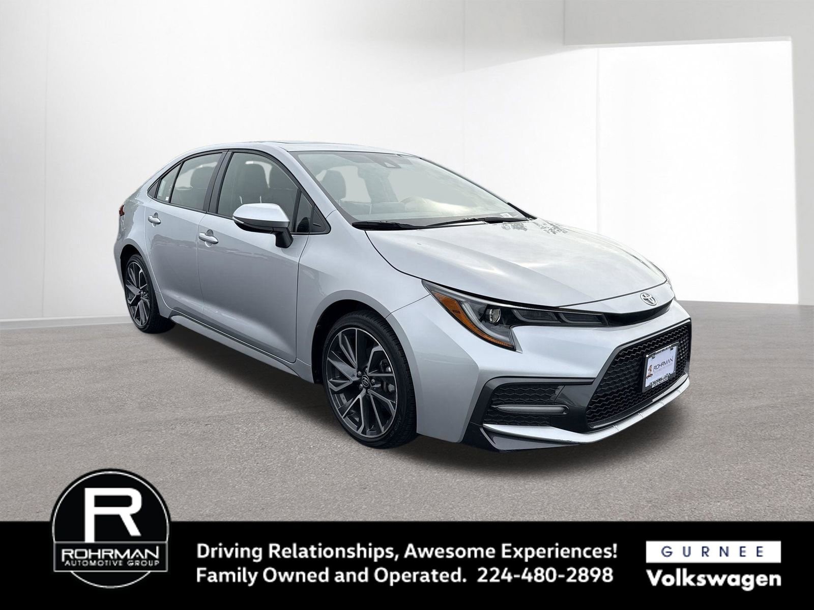 Used 2022 Toyota Corolla XSE FWD image 2