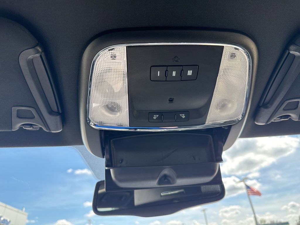 Used 2013 Chrysler 300 C image 20