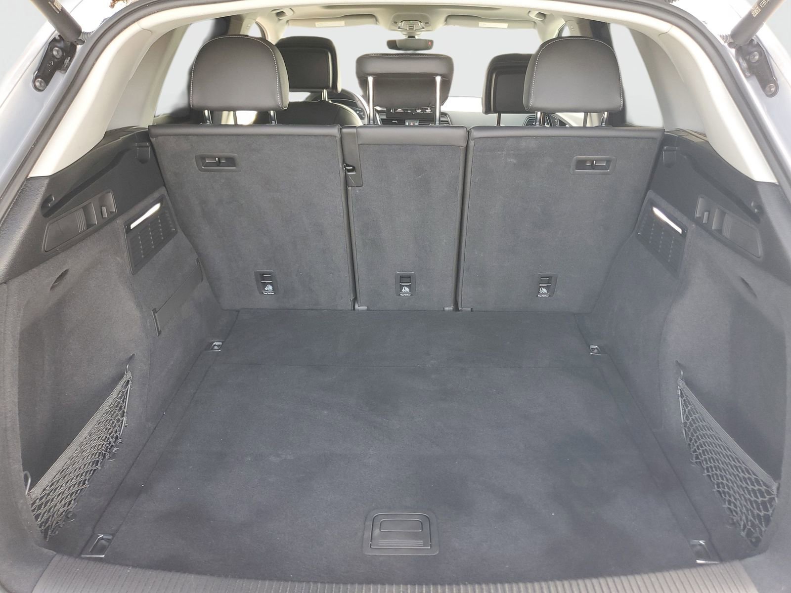 Used 2023 Audi Q5 2.0T Premium w/ Convenience Package image 9