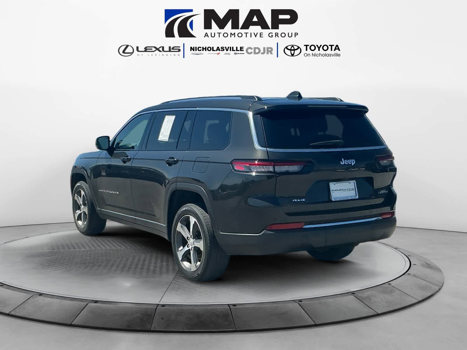 Used 2023 Jeep Grand Cherokee L Limited image 3