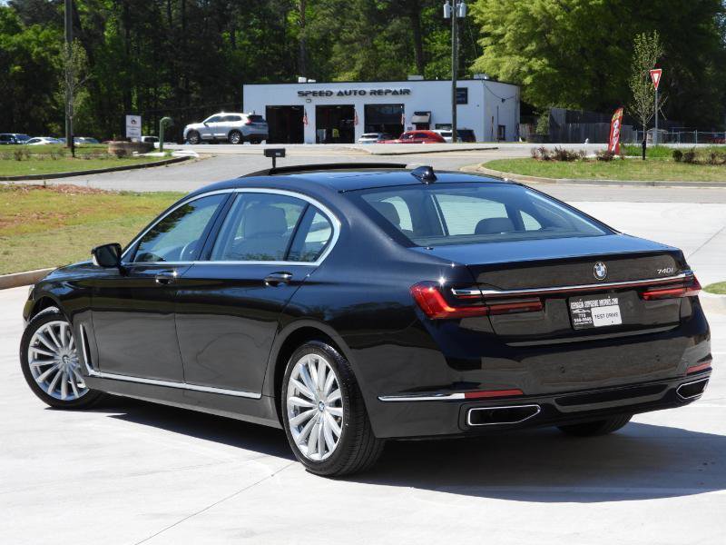 Used 2021 BMW 740i w/ Premium Package image 4