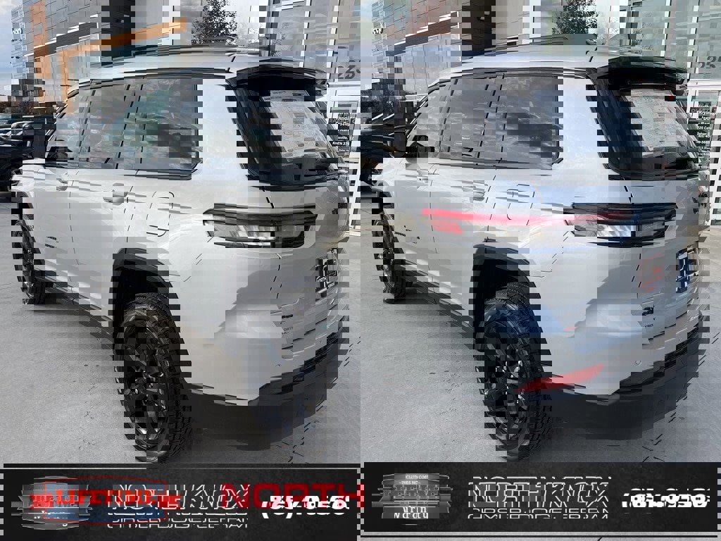 New 2025 Jeep Grand Cherokee L Altitude image 20