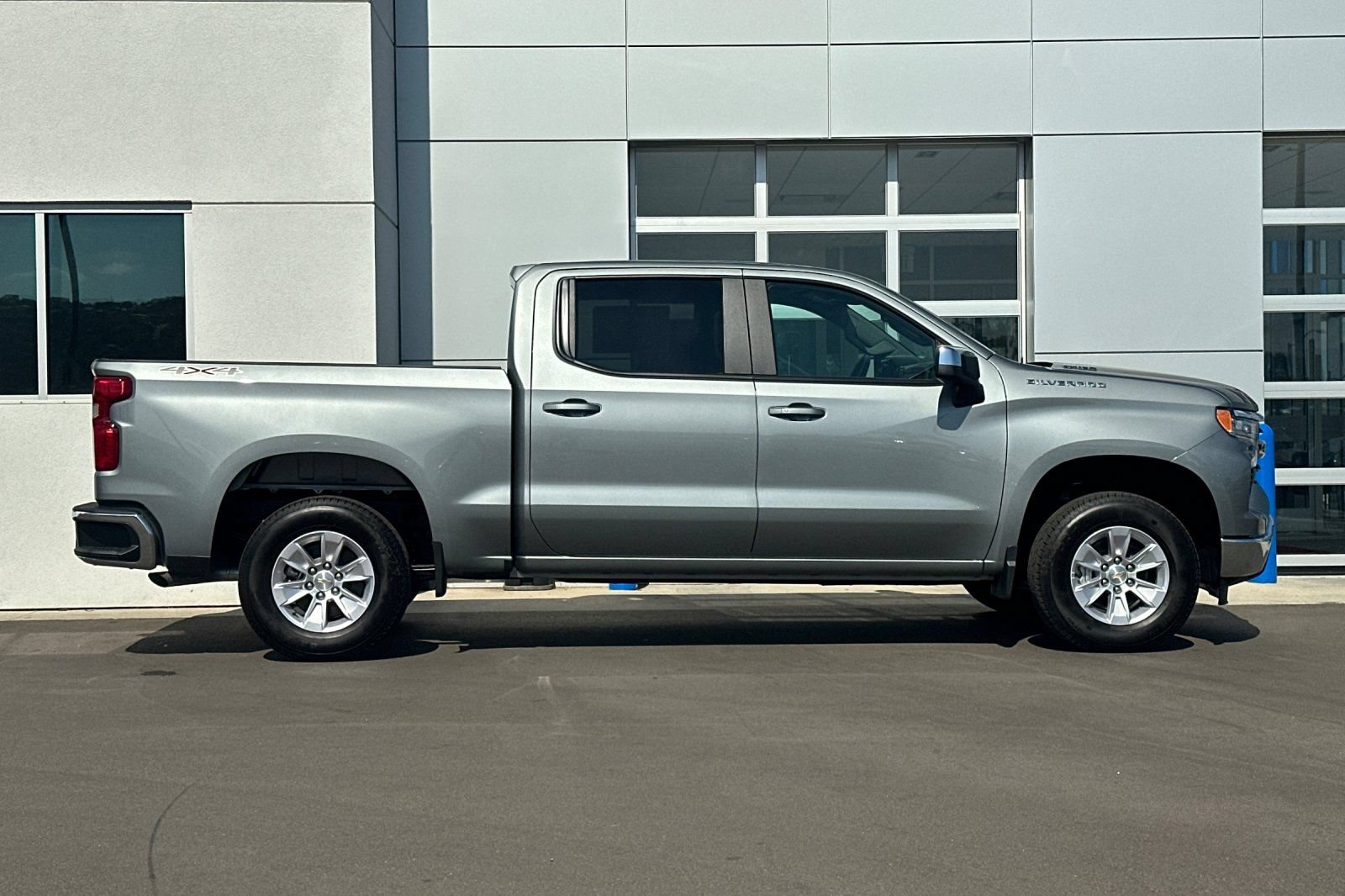 New 2026 Chevrolet Silverado 1500 LT w/ Leather Package AWD/4WD image 3