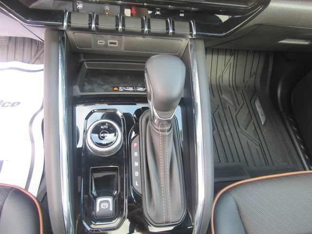 Certified 2025 GMC Canyon AT4 w/ Technology Plus Package AWD/4WD image 16