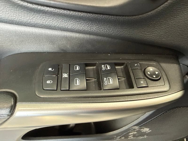 Used 2019 Jeep Cherokee High Altitude AWD/4WD image 21