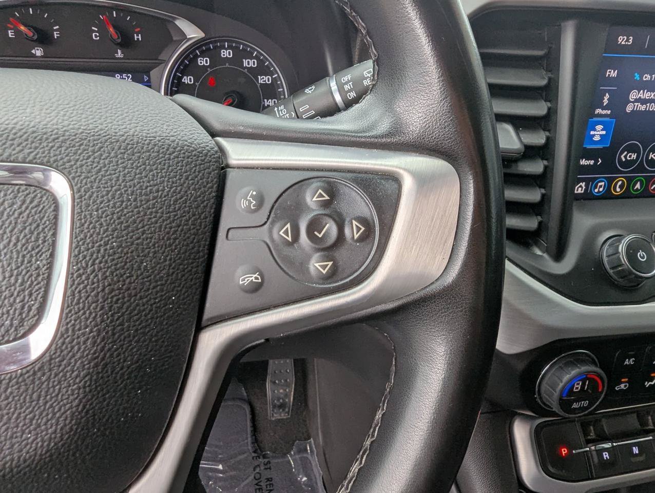 Used 2023 GMC Acadia SLT AWD/4WD image 15