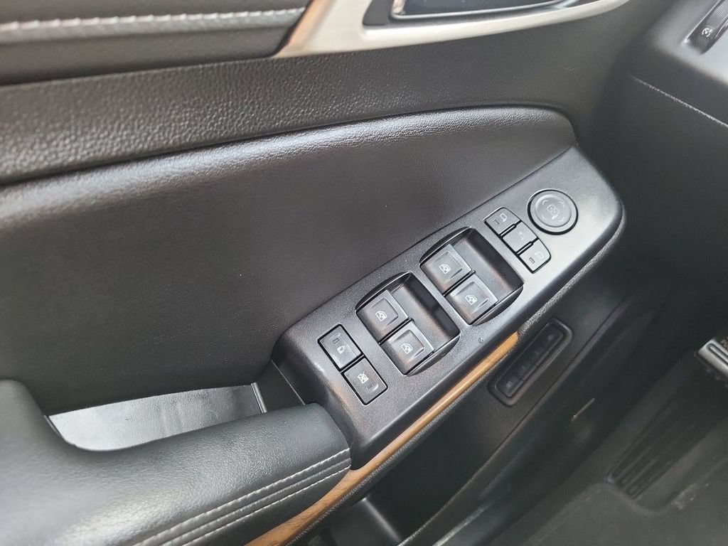 Used 2019 GMC Yukon Denali w/ Open Road Package AWD/4WD image 30