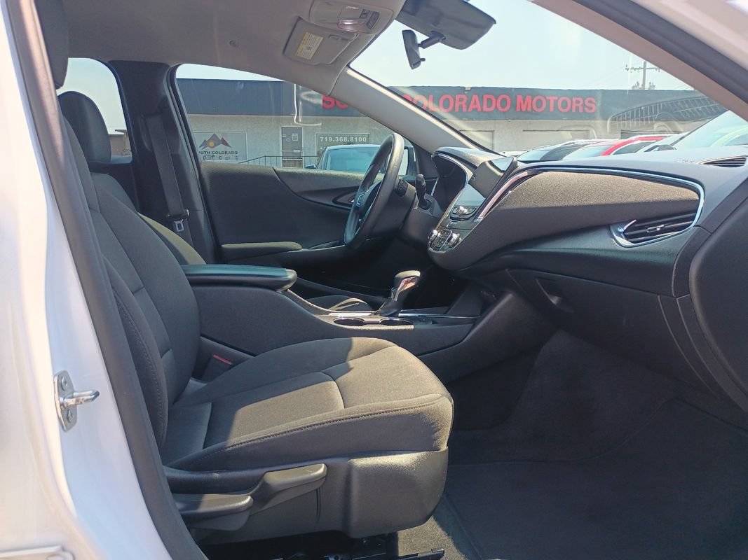 Used 2021 Chevrolet Malibu LT FWD image 18