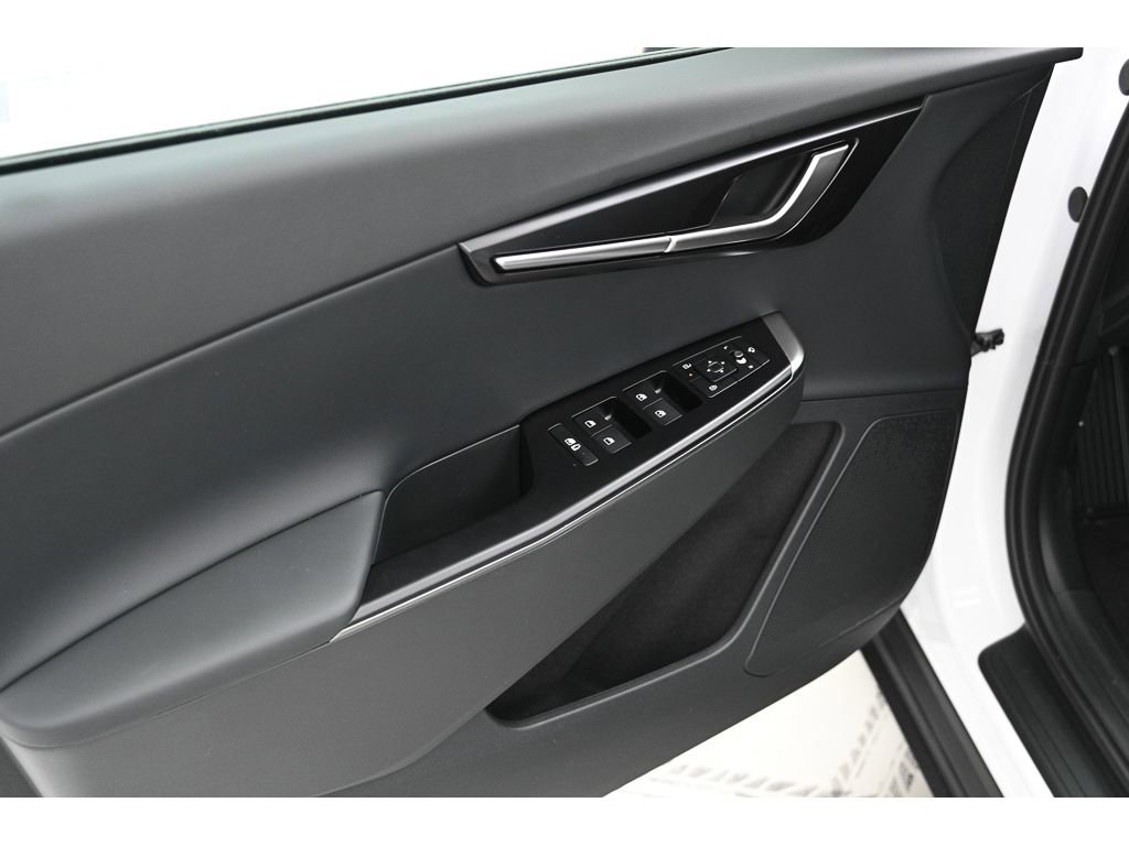 New 2025 Kia EV6 Light w/ Light LR Technology Package image 16