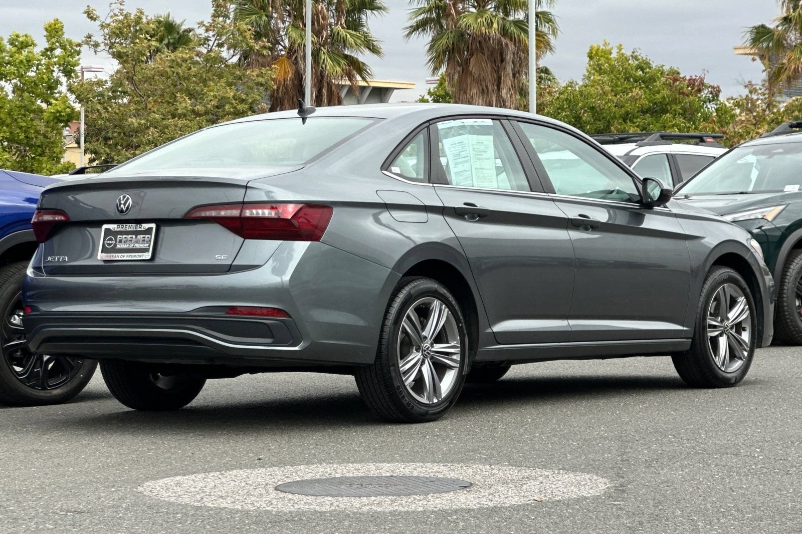 Used 2024 Volkswagen Jetta SE FWD image 4