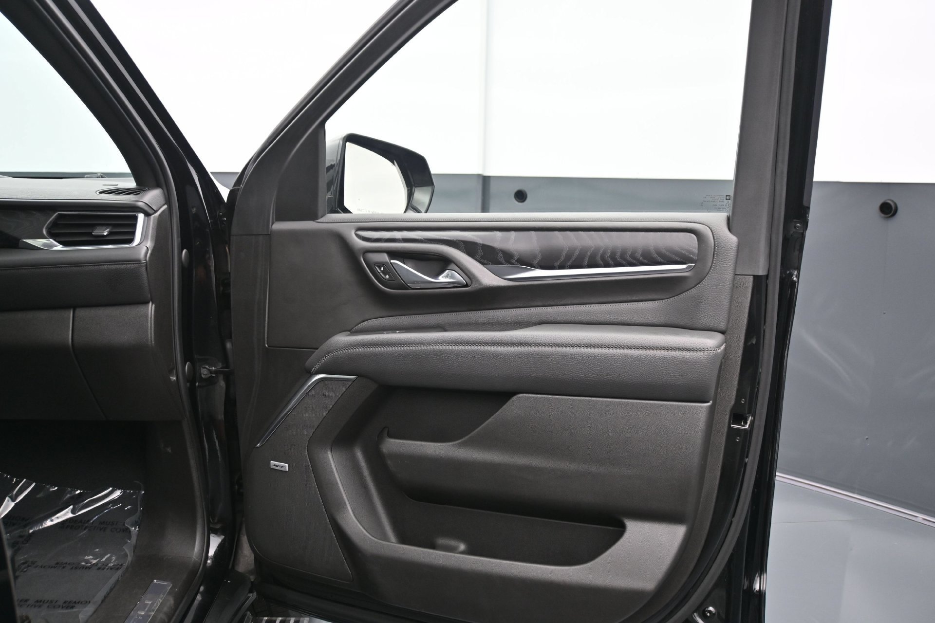 Used 2021 GMC Yukon Denali w/ Denali Ultimate Package AWD/4WD image 12