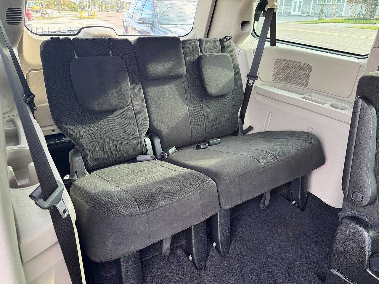 Used 2013 Dodge Grand Caravan American Value Package w/ UConnect Hands-Free Group FWD image 18