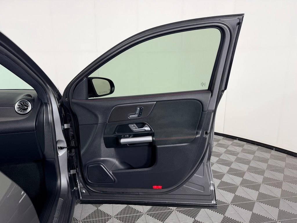 Used 2023 Mercedes-Benz GLA 250 image 35