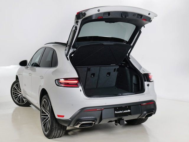 Certified 2026 Porsche Macan AWD/4WD image 33
