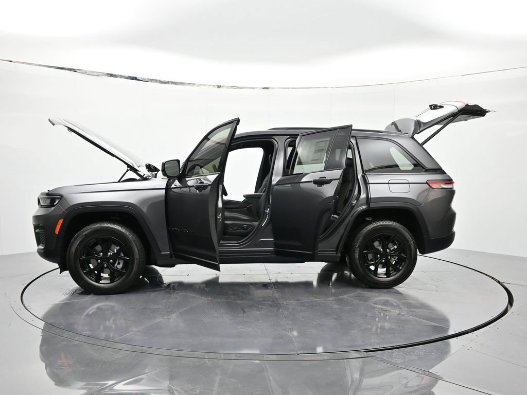 New 2025 Jeep Grand Cherokee Altitude image 48