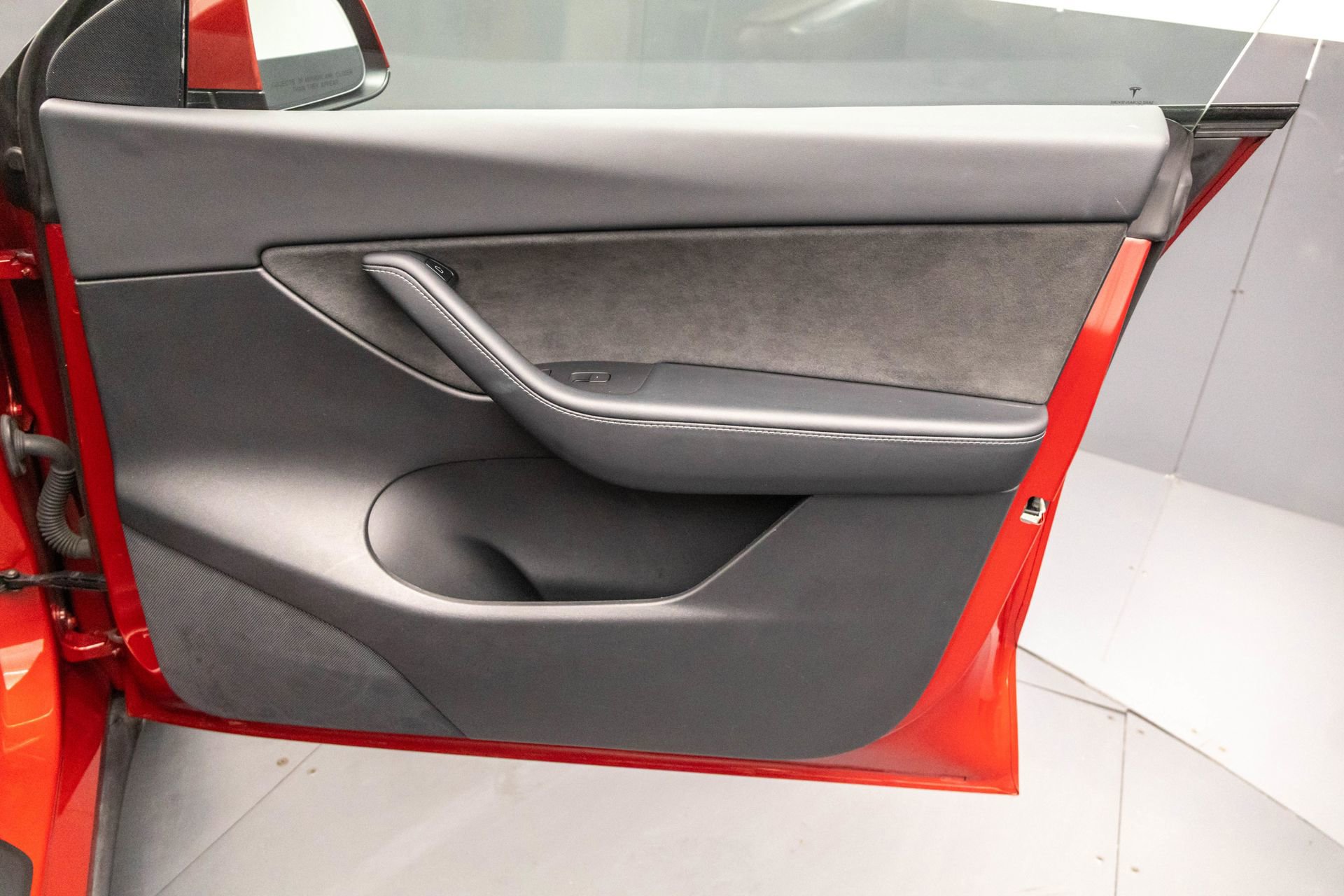 Used 2022 Tesla Model Y Long Range image 40