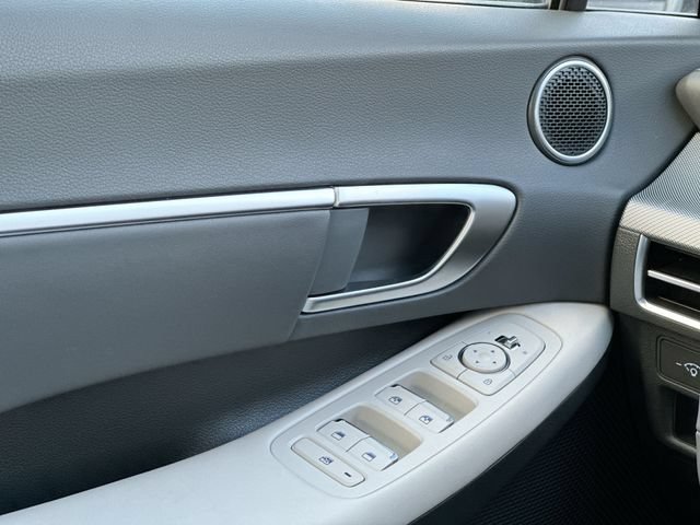 New 2026 Hyundai Sonata SEL FWD image 17