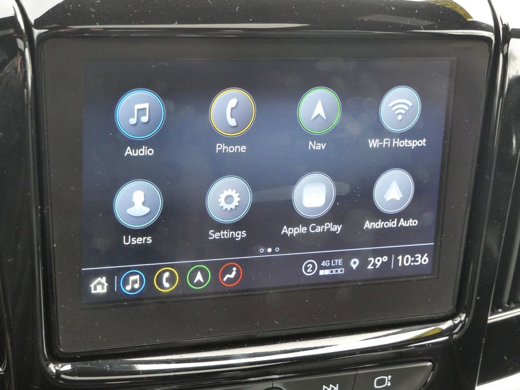 Used 2023 Chevrolet Traverse RS image 40