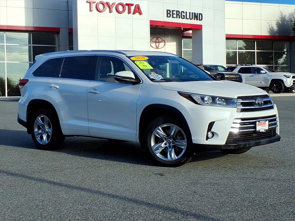 Used 2019 Toyota Highlander Limited AWD/4WD image 2