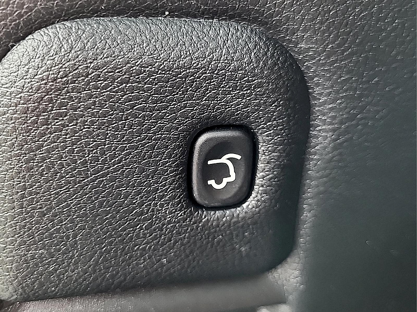 Used 2019 Jeep Grand Cherokee Altitude AWD/4WD image 32