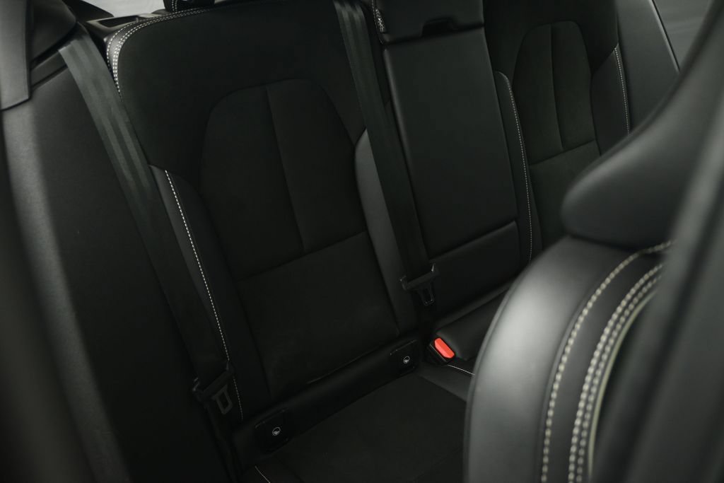 Used 2022 Volvo XC40 T5 R-Design AWD/4WD image 60