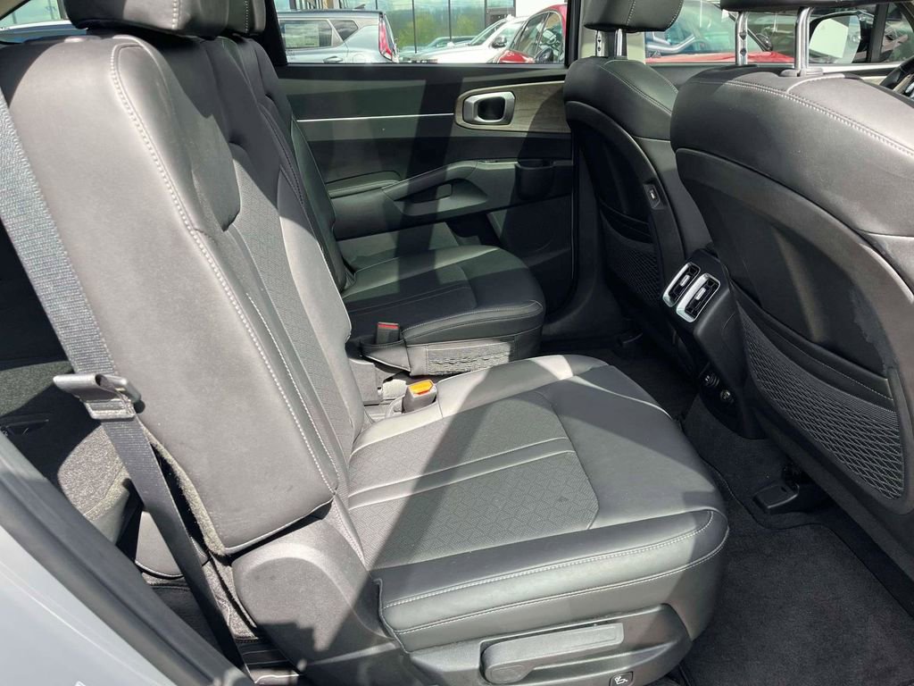 Used 2023 Kia Sorento X-Line EX image 9