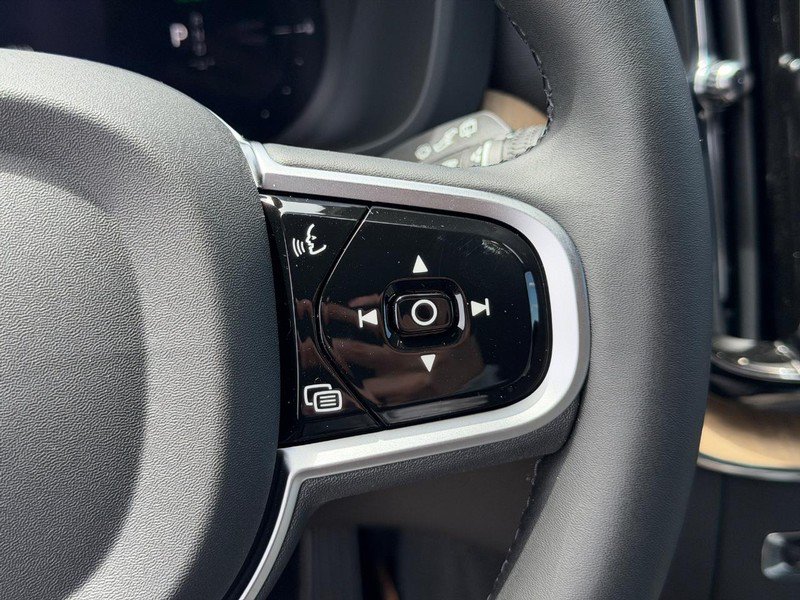 New 2026 Volvo XC60 T8 Plus w/ Climate Package AWD/4WD image 12