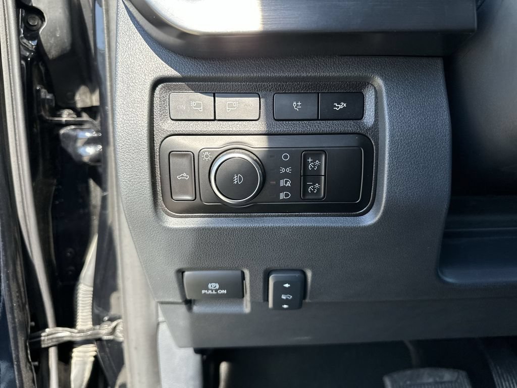 Used 2024 Ford F250 Lariat w/ Lariat Ultimate Package AWD/4WD image 18