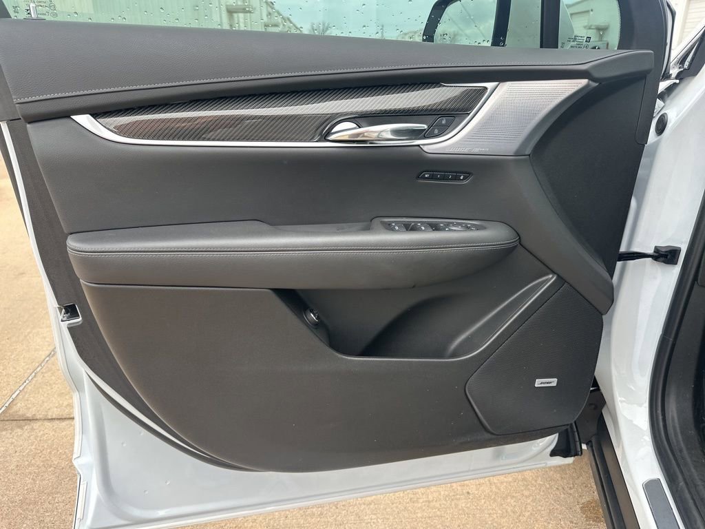 Certified 2025 Cadillac XT6 Sport w/ Technology Package image 13