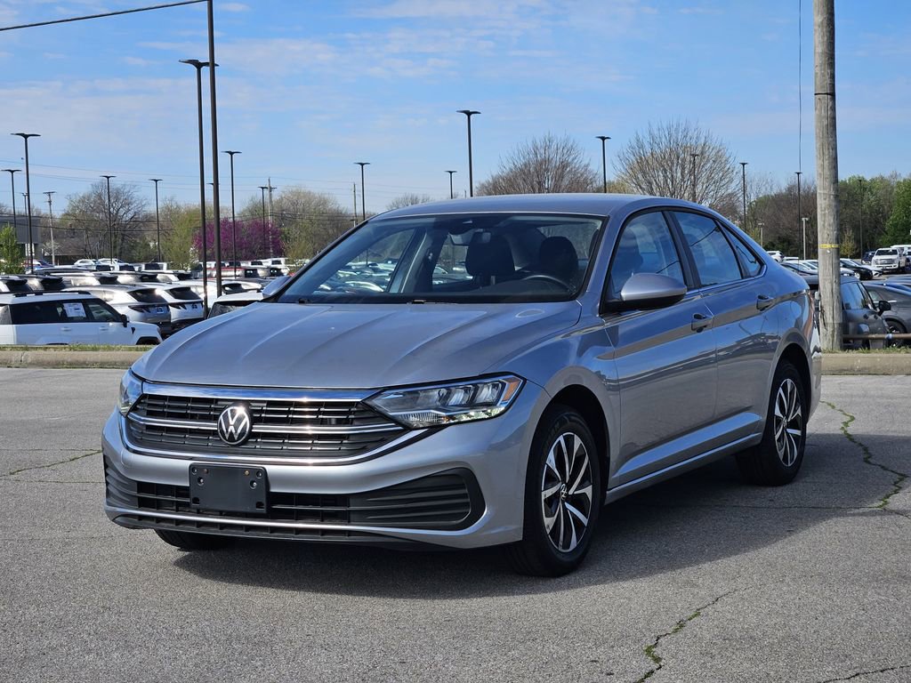 Used 2024 Volkswagen Jetta S image 2