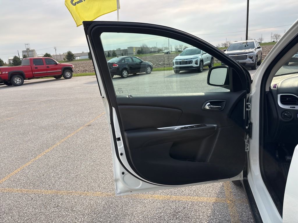 Used 2020 Dodge Journey SE w/ Blacktop Package image 26