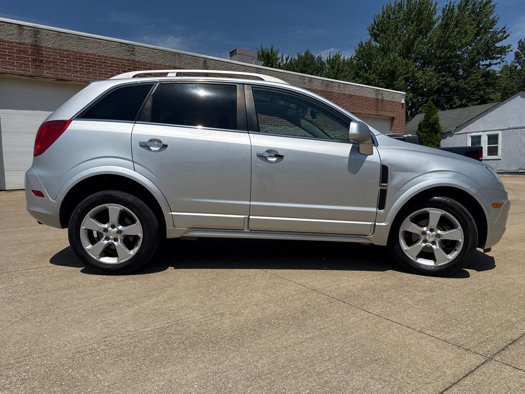 Used 2014 Chevrolet Captiva Sport LTZ FWD image 4