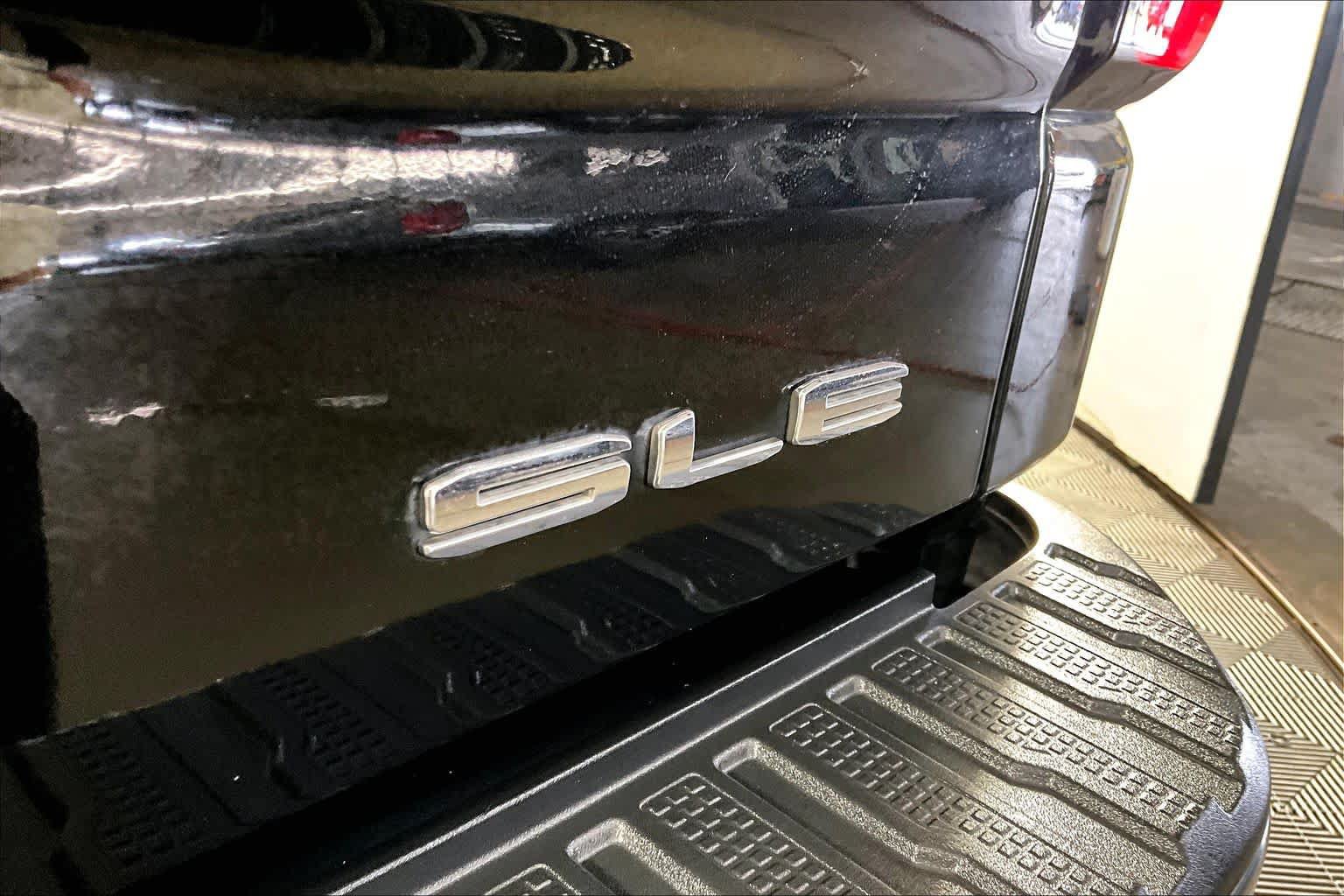 Used 2020 GMC Sierra 1500 SLE w/ Preferred Package AWD/4WD image 10