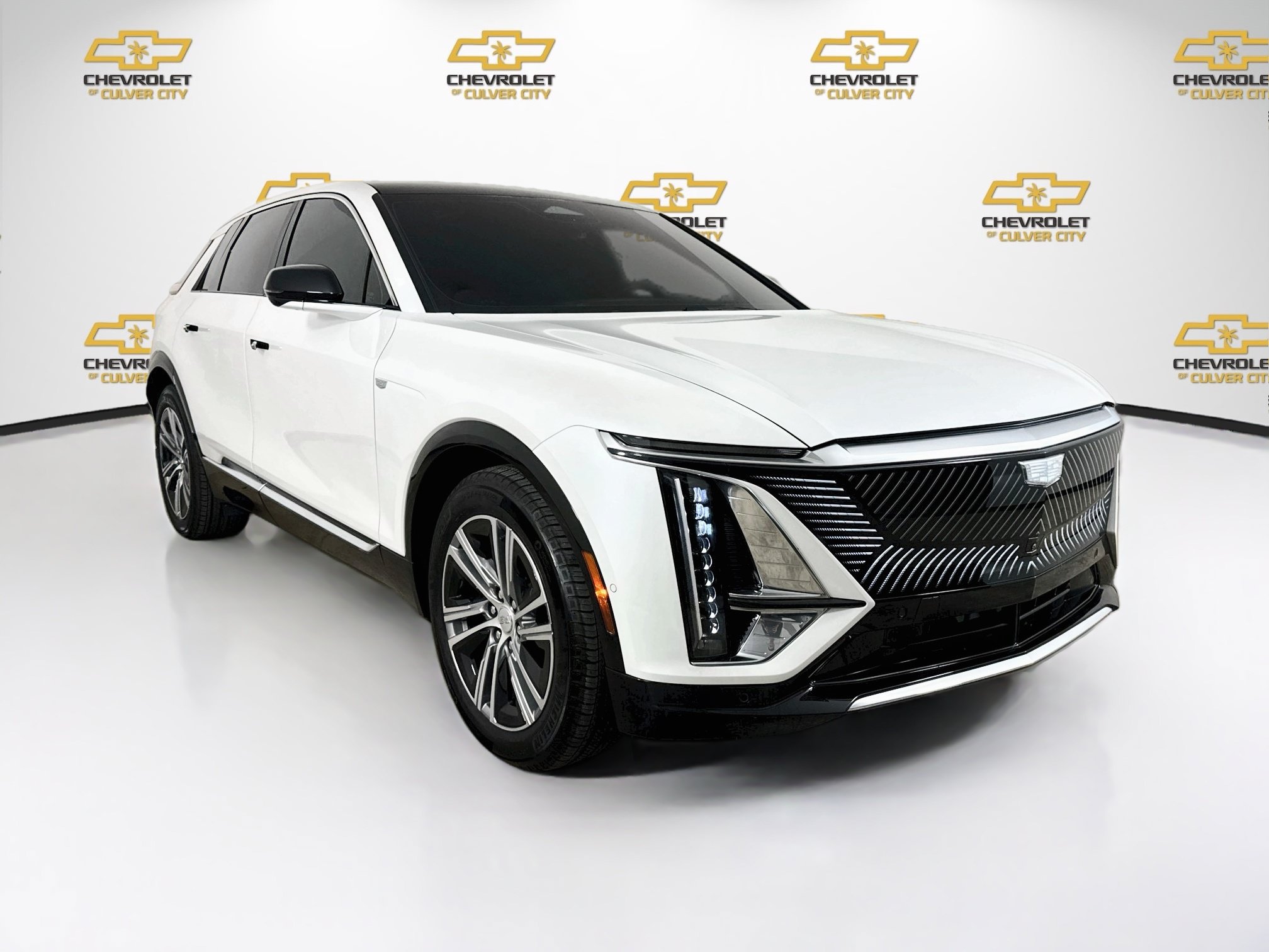 Used 2025 Cadillac Lyriq Luxury RWD image 1